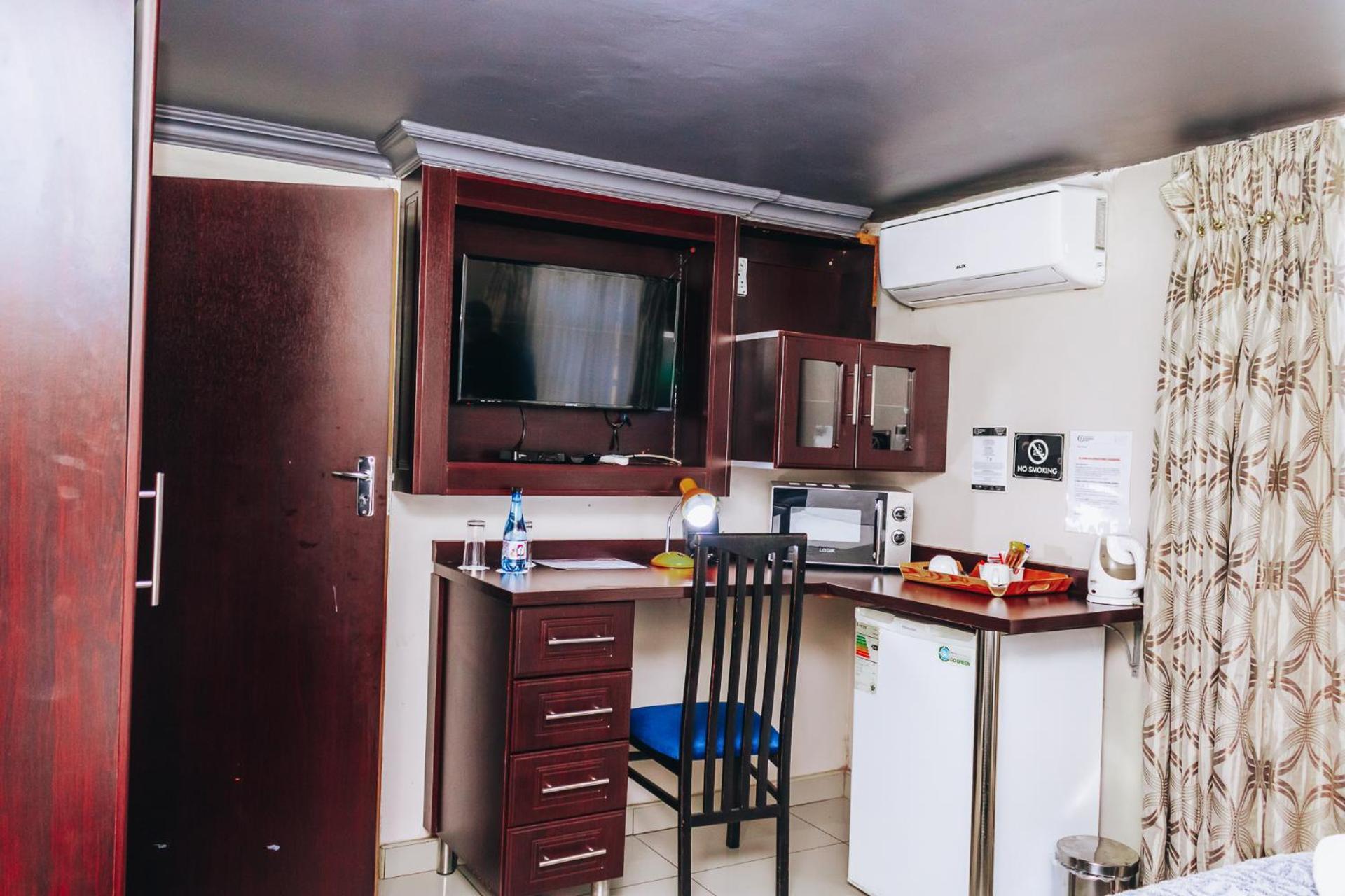 New England Guest House By Ilawu Pietermaritzburg Bagian luar foto